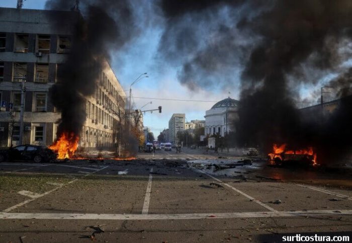 Several blasts นายกเทศมนตรีเมือง Kyiv Vitali Klitschko เปิดเผยว่าเกิดการระเบิดหลายครั้งในเขตภาคกลางของเมืองหลวงของยูเครน