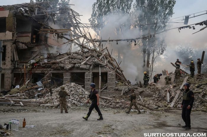 Ukraine’s ประธานาธิบดียูเครน โวโลดีมีร์ เซเลนสกี เตือนประเทศของเขาถึงการโจมตีของรัสเซียที่อาจเพิ่มขึ้นในช่วงเทศกาลวันหยุดคริสต์มาส